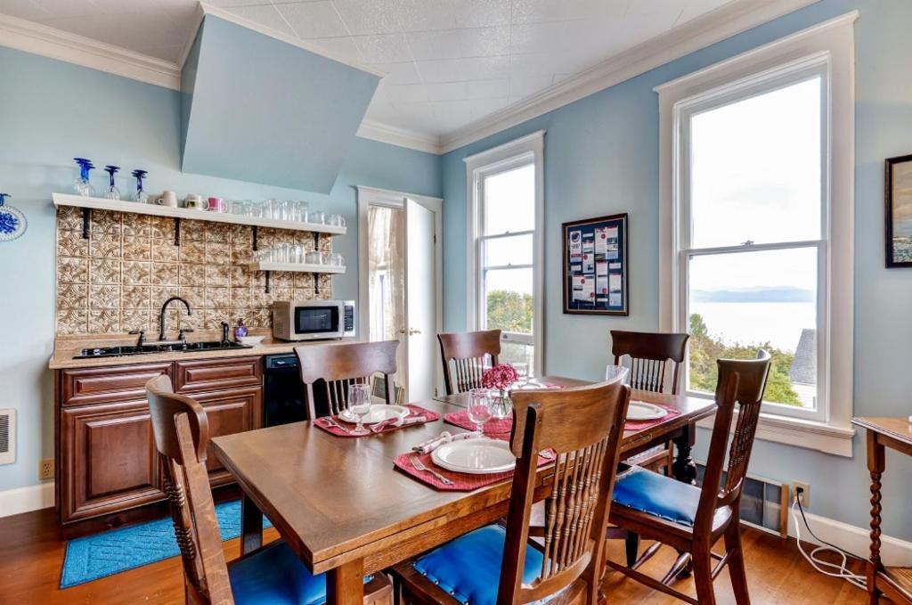 Astoria Painted Lady Historic Apt With River View! Exteriör bild