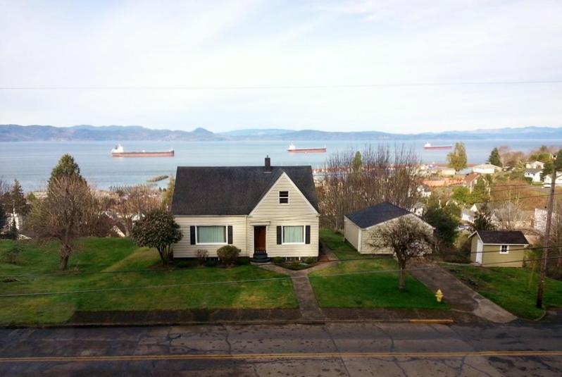 Astoria Painted Lady Historic Apt With River View! Exteriör bild