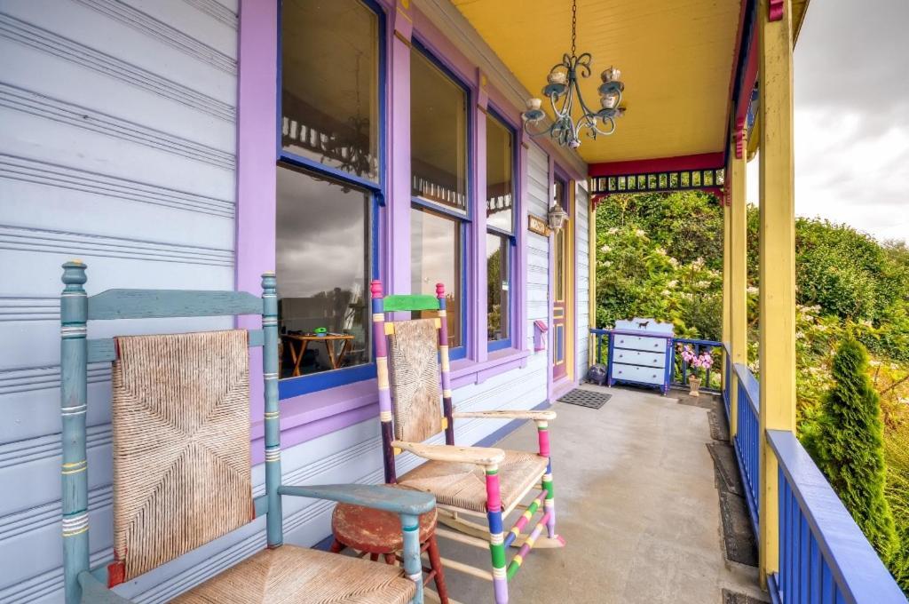 Astoria Painted Lady Historic Apt With River View! Exteriör bild