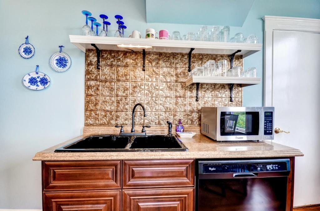 Astoria Painted Lady Historic Apt With River View! Exteriör bild