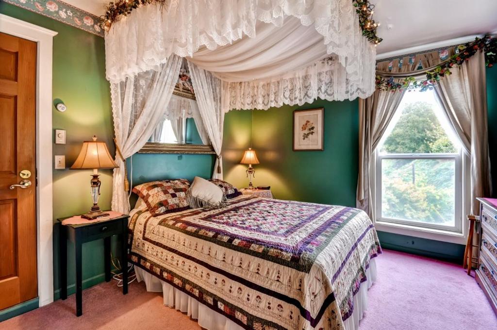 Astoria Painted Lady Historic Apt With River View! Exteriör bild