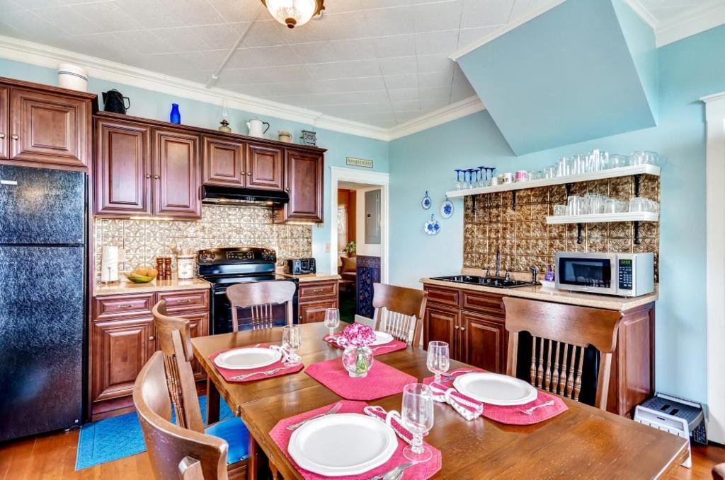 Astoria Painted Lady Historic Apt With River View! Exteriör bild