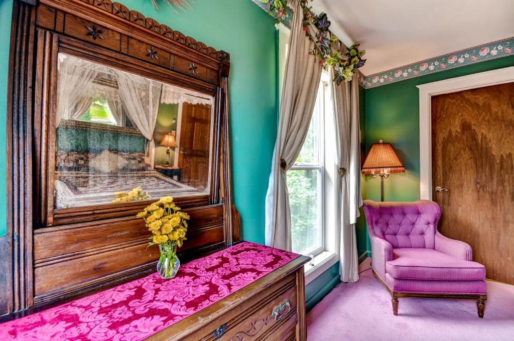 Astoria Painted Lady Historic Apt With River View! Exteriör bild